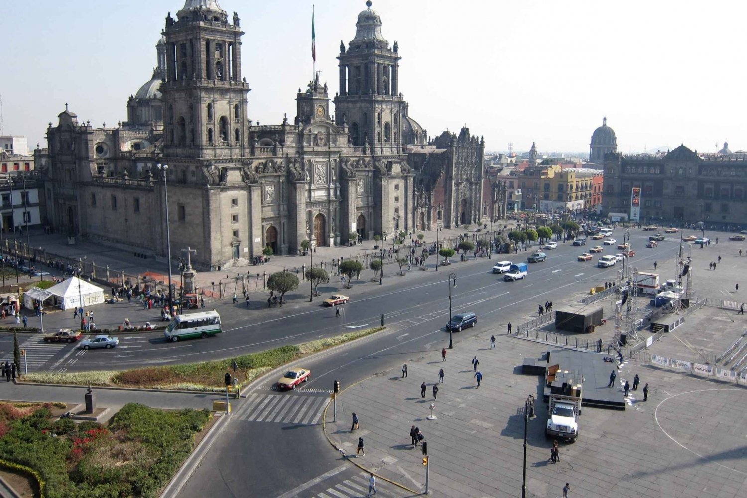 Mexico City: Private City Tour with Teotihuacán & Basilica