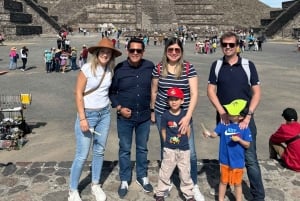 Mexico City: Private Teotihuacan and La gruta Half Day Tour