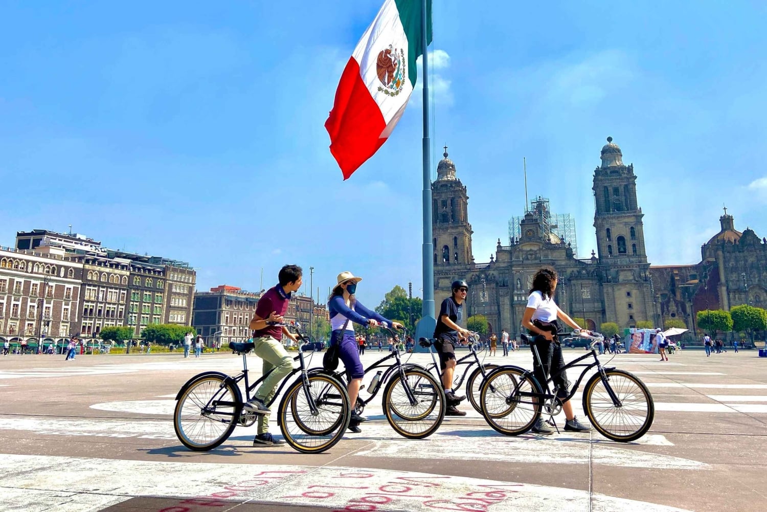 Mexico City: Roma and Condesa street food and biking tour