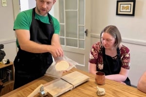 Mexico City: Salsa and Tortilla-Making Class with Drinks