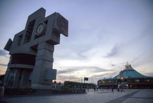 Mexico City: Six Flags Ticket + Hop-on Hop-off City Tour