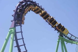Mexico City: Six Flags Ticket + Hop-on Hop-off City Tour