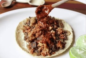 Tour por el estadio de fútbol y comida callejera en Ciudad de México