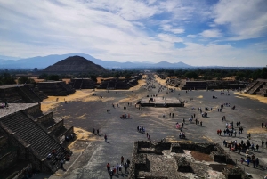 Mexico City: Teotihuacan, Acolman & Piñatas Private Tour