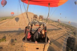 CDMX: Vuelo en Globo y Visita Guiada a Teotihuacán y al Santuario de Guadalupe