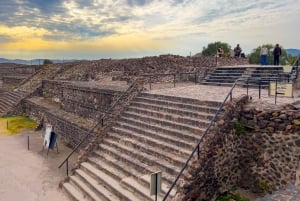 Mexico City: Teotihuacan Early Access & Tula Private Tour