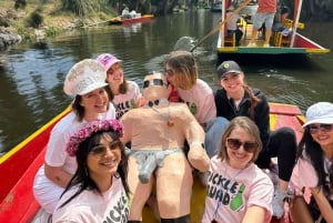 Xochimilco: Degustación de tequila (ilimitado) y fiesta cultural en bote