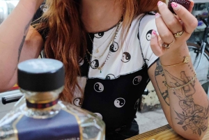 Ciudad de México: Tequila vs Mezcal - En el puesto de un mercado exótico