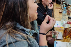 Ciudad de México: Tequila vs Mezcal - En el puesto de un mercado exótico