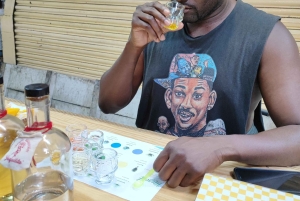 Ciudad de México: Tequila vs Mezcal - En el puesto de un mercado exótico