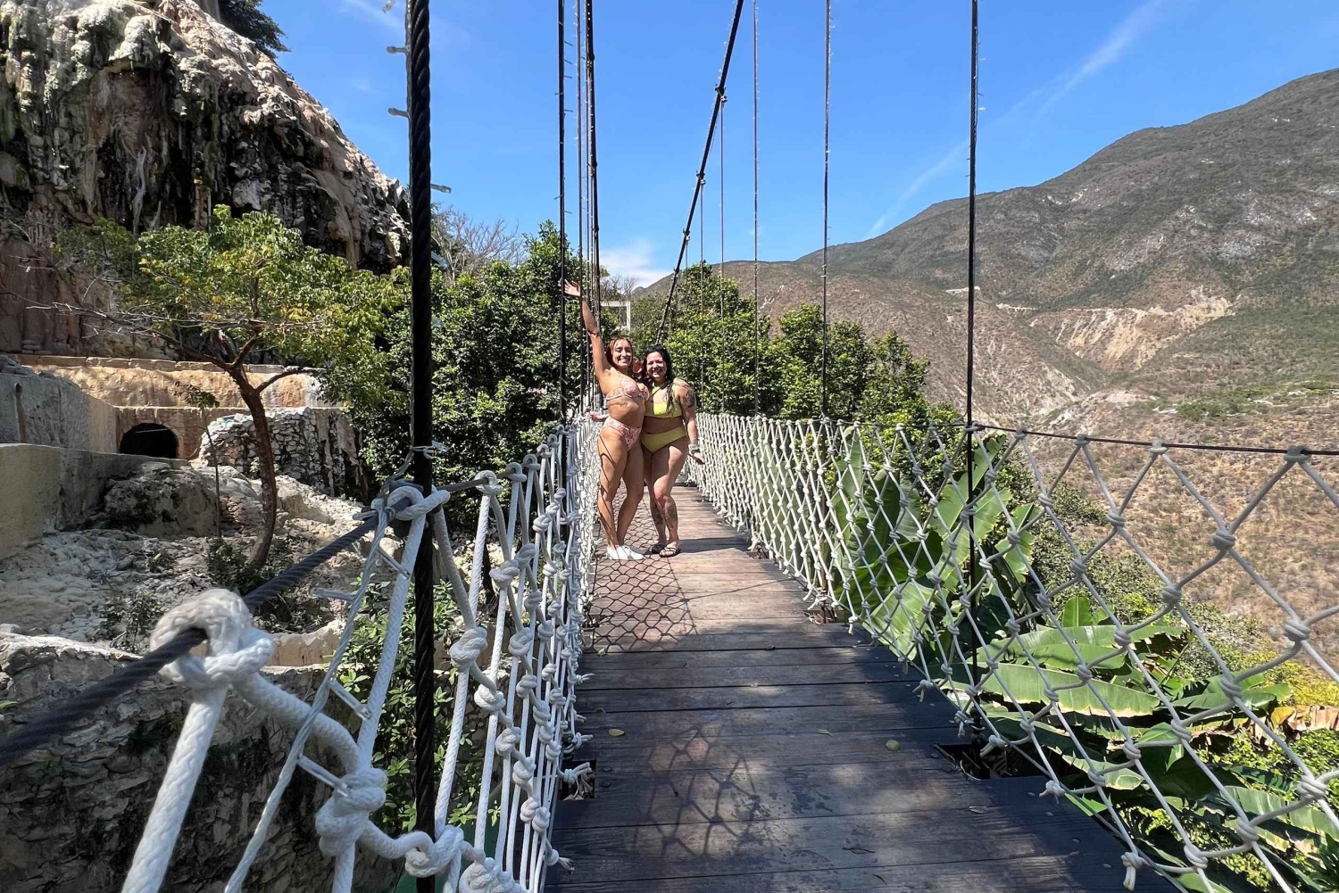 Ciudad de México: Grutas de Tolantongo, aguas termales y albercas naturales