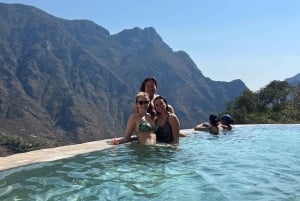 Ciudad de México: Grutas de Tolantongo, aguas termales y albercas naturales