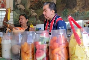 Mexico City: Vegan & Veggie Market Tour with Cooking Lesson
