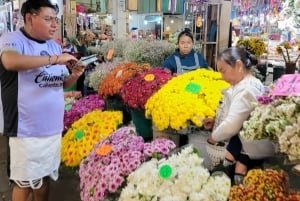 Mexico City: Vegan & Veggie Market Tour with Cooking Lesson
