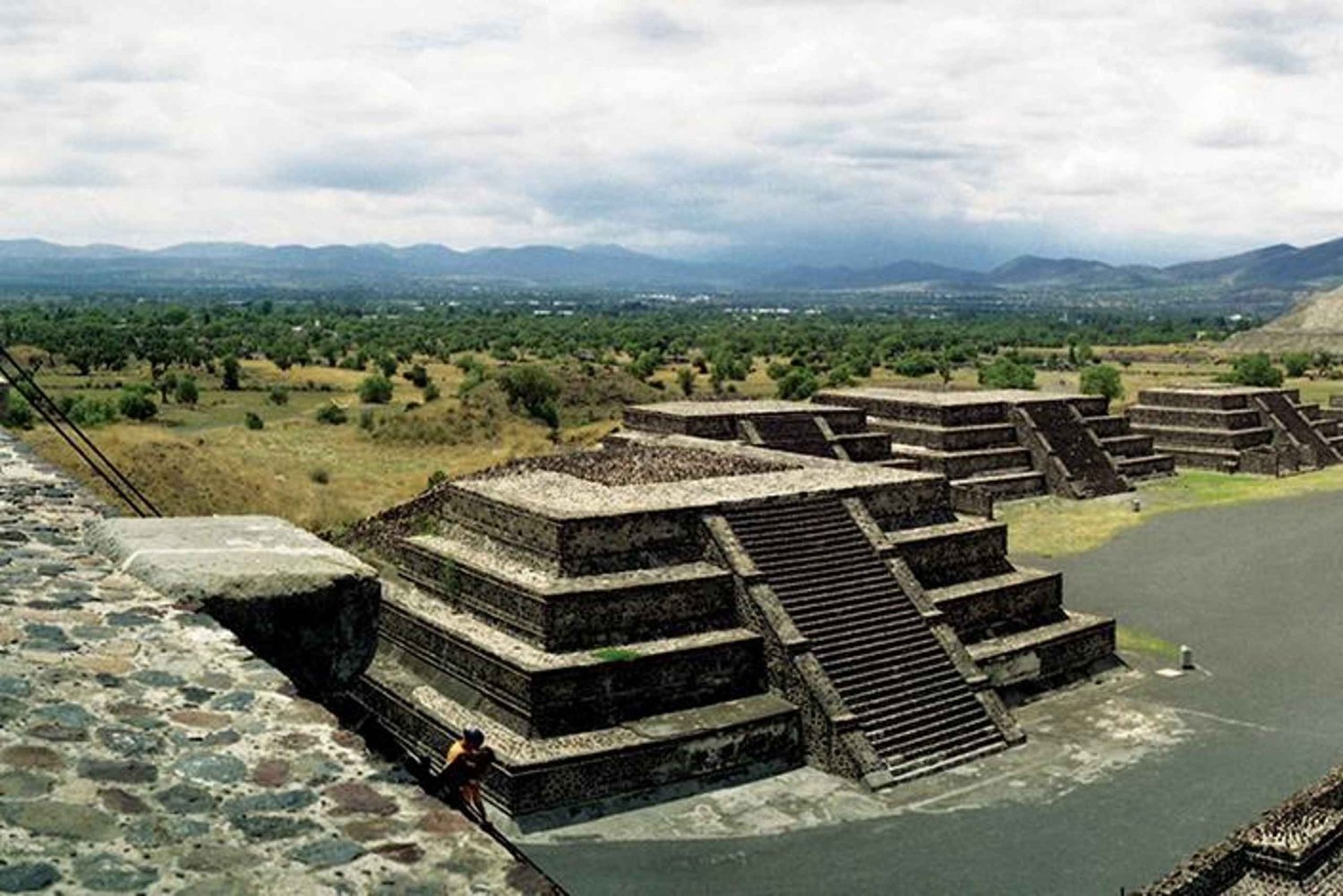 Mexico City: Visit Teotihuacan, Basilica de Guadalupe and Tlatelolco