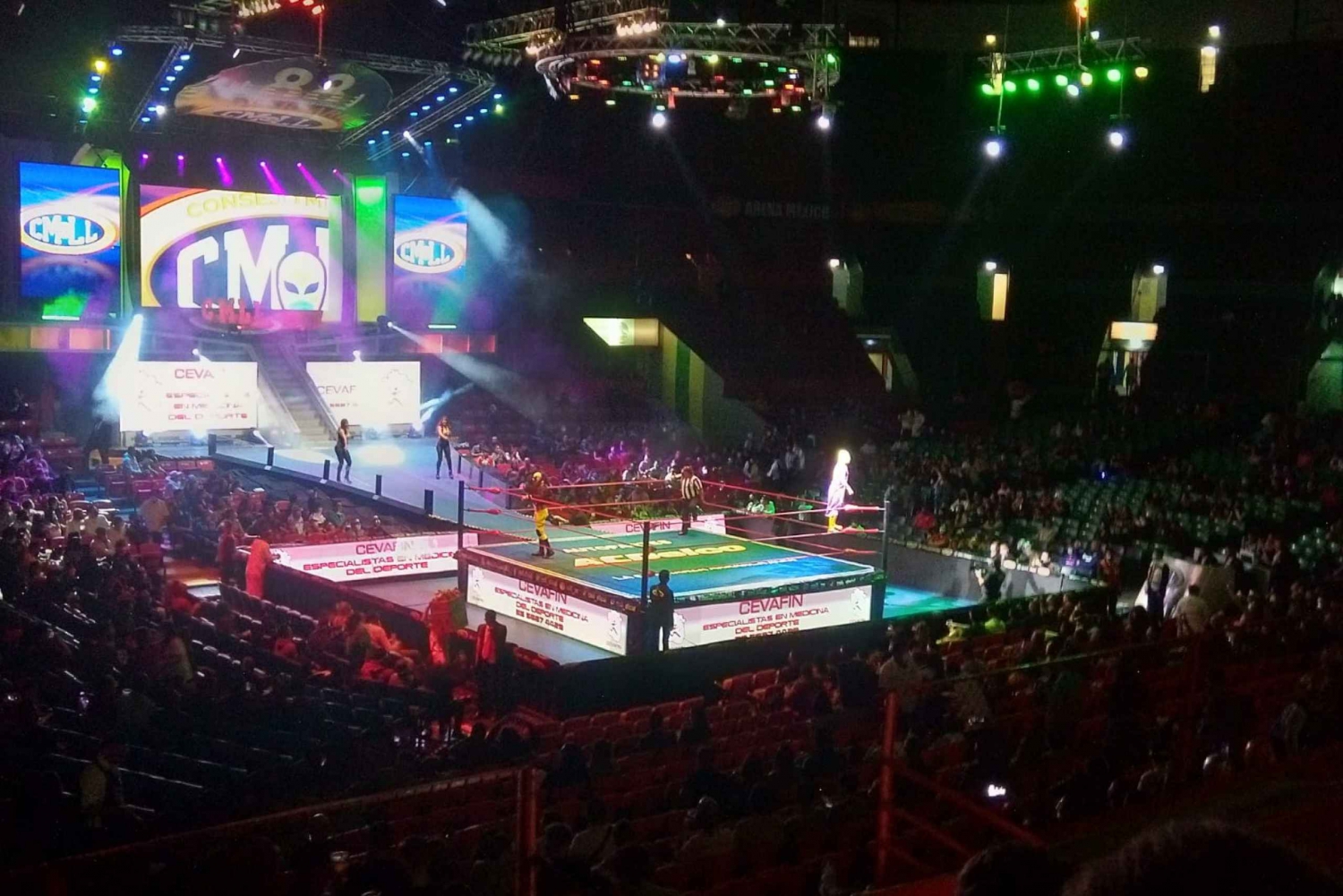 Ciudad de México: Ticket de entrada al espectáculo de lucha libre y viaje en autobús de dos pisos