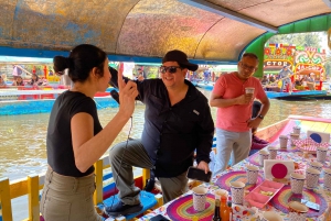 Ciudad de México: Fiesta en barco en Xochimilco con bebidas y aperitivos