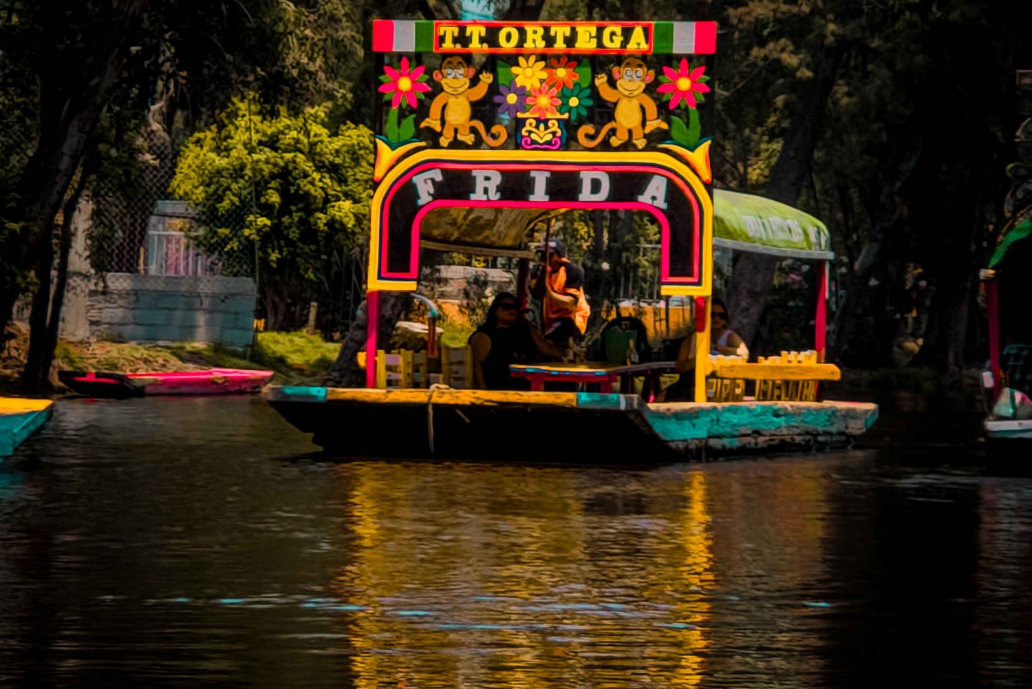 Mexico City : Xochimilco waterways and Coyocan alleys