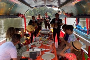 Mexico: Coyoacan & Xochimilco:VW bus, Boat & Brunch - Family