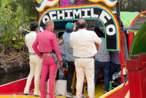 Mexico: Coyoacan & Xochimilco:VW bus, Boat & Brunch - Family