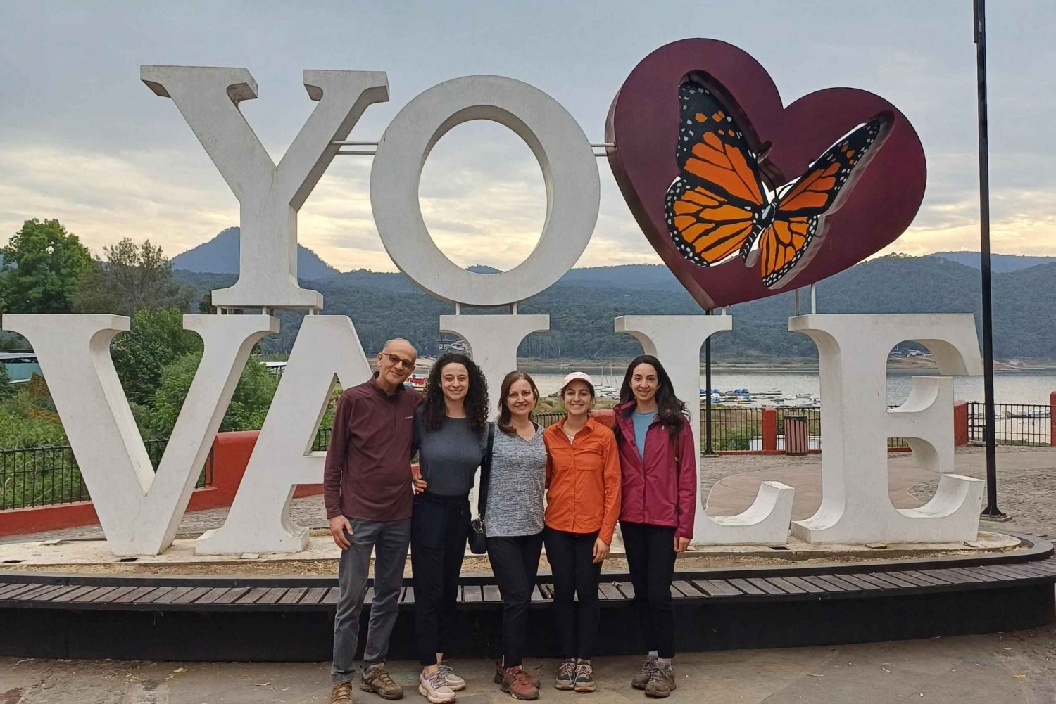 Santuario de la Reserva de la Mariposa Monarca de México y Valle de Bravo