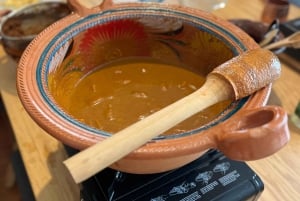 Muchos moles: Clase de cocina y festín de mole multivarietal