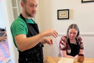 Muchos moles: Clase de cocina y festín de mole multivarietal