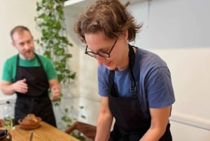Muchos moles: Clase de cocina y festín de mole multivarietal