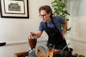 Muchos moles: Clase de cocina y festín de mole multivarietal