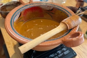 Muchos moles: Clase de cocina y festín de mole multivarietal