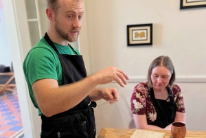 Muchos moles: Clase de cocina y festín de mole multivarietal