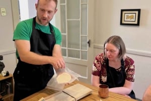 Muchos moles: Clase de cocina y festín de mole multivarietal