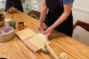 Muchos moles: Clase de cocina y festín de mole multivarietal