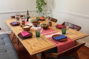 Muchos moles: Clase de cocina y festín de mole multivarietal