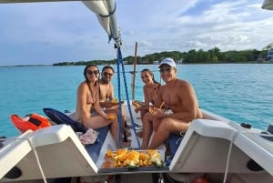 Sailing: Sailing Adventure in group in Bacalar