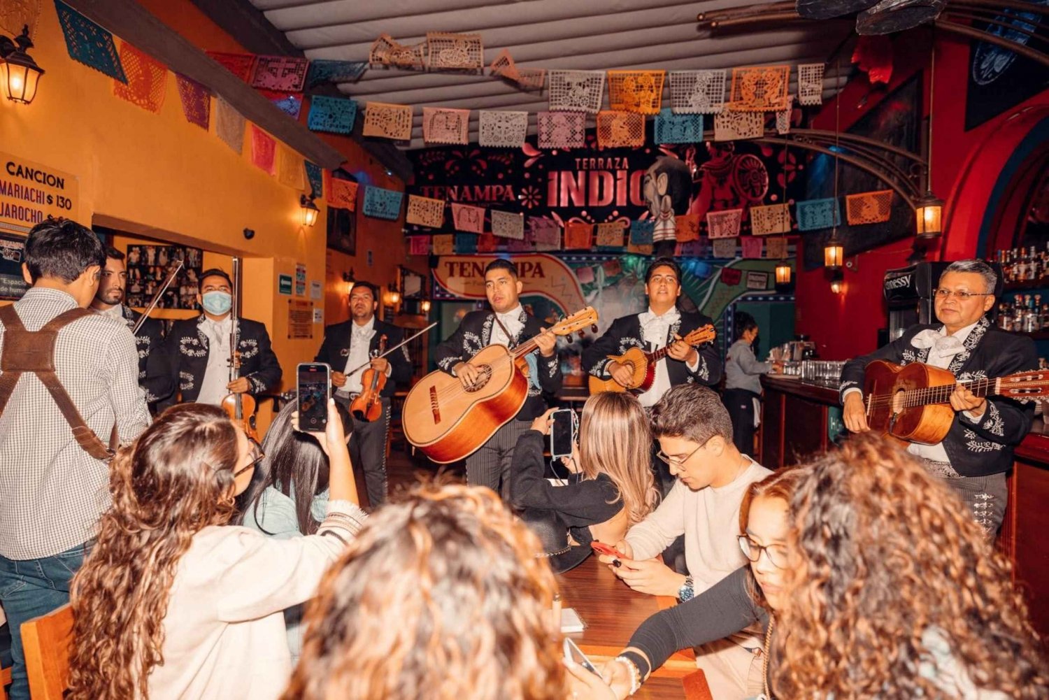 Tour nocturno PREMIUM: Mariachis, Show Garibaldi y Tacos
