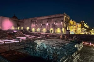 Night walking tour of Mexico City with an option to visit Torre Latino