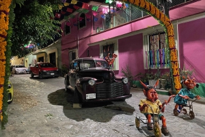 Oaxaca: Tour a pie nocturno del Día de Muertos con cena