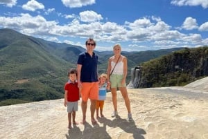 Oaxaca: Hierve el Agua, Destilería de Mezcal y Comida