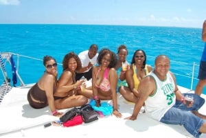 Only Adults Catamarán Party to Isla Mujeres lunch & Open Bar