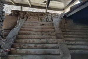 Teotihuacan Pyramids complete without shops or restaurants