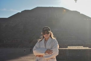 Teotihuacan Pyramids complete without shops or restaurants