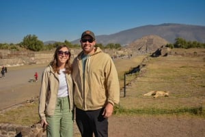 Pirámides de Teotihuacan completas sin tiendas ni restaurantes