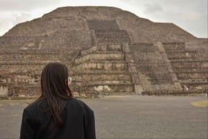 Pirámides de Teotihuacan completas sin tiendas ni restaurantes