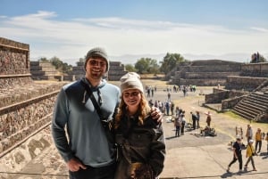 Teotihuacan Pyramids complete without shops or restaurants