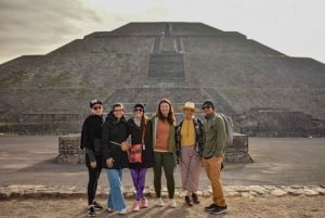 Pirámides de Teotihuacan completas sin tiendas ni restaurantes