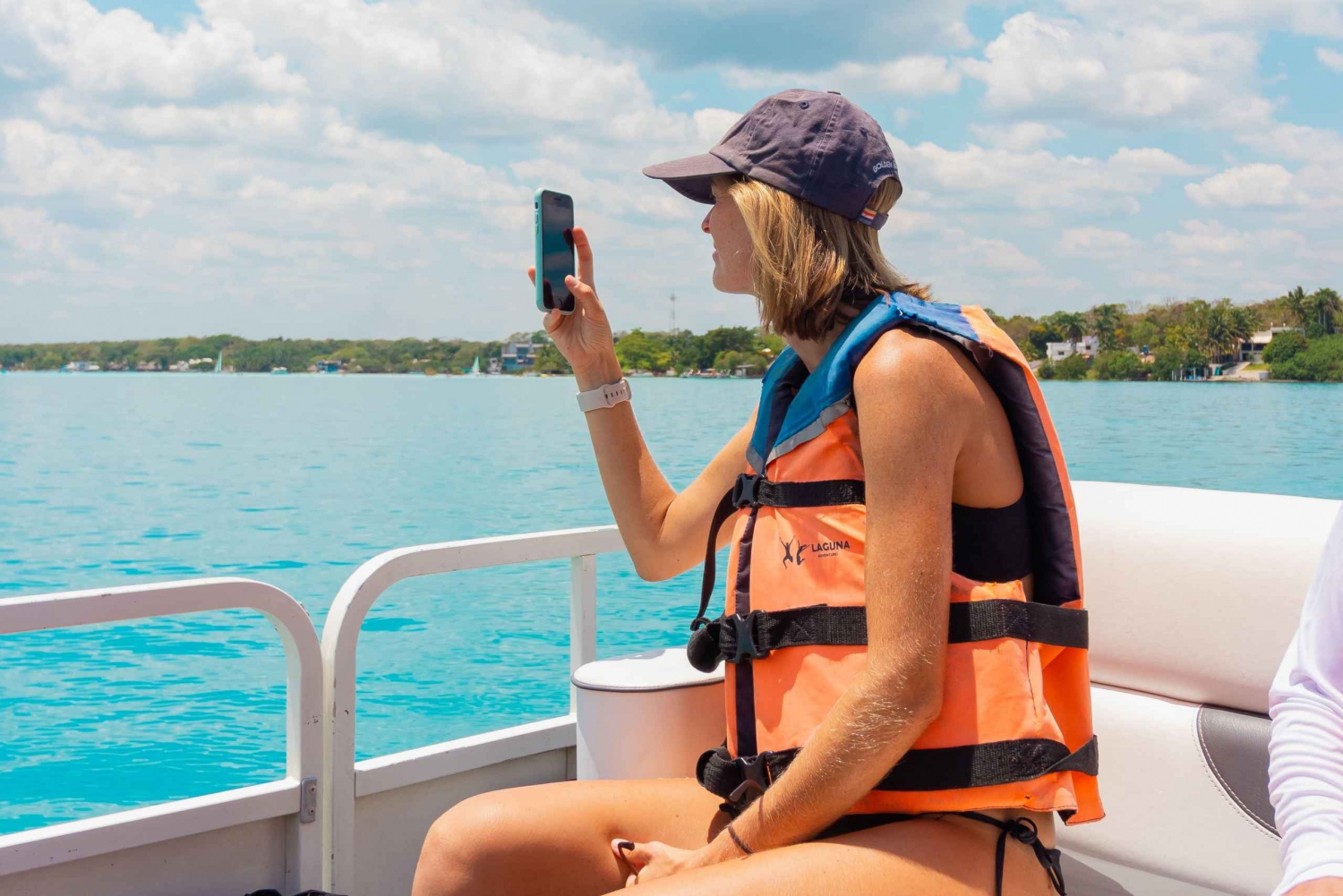 Pontoon tour in Bacalar seven colors lagoon