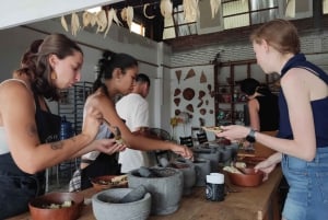 Prepara un Mole Oaxaqueño por una Cocinera Tradicional.