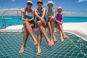 Private Catamaran to Cancun- Snorkeling & Open Bar