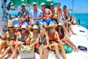 Private Catamaran to Cancun- Snorkeling & Open Bar